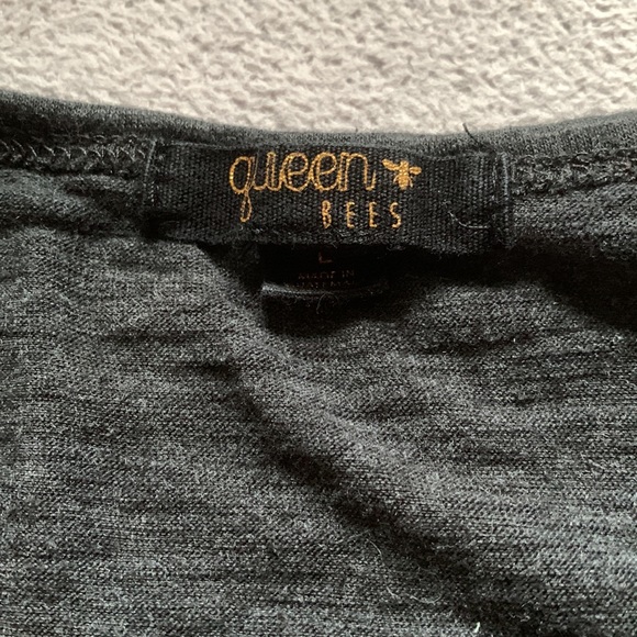 Black Crop Top with faux buttons and twist knot - Picture 3 of 3